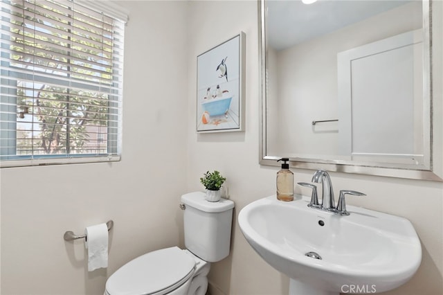 105 High Mdw, Lake Forest, CA 92610 - bathroom with healthy amount of natural light
