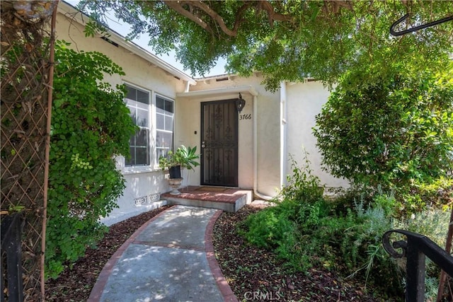 3766 Rose Ave, Long Beach, CA 90807 - entrance to property featuring stucco siding