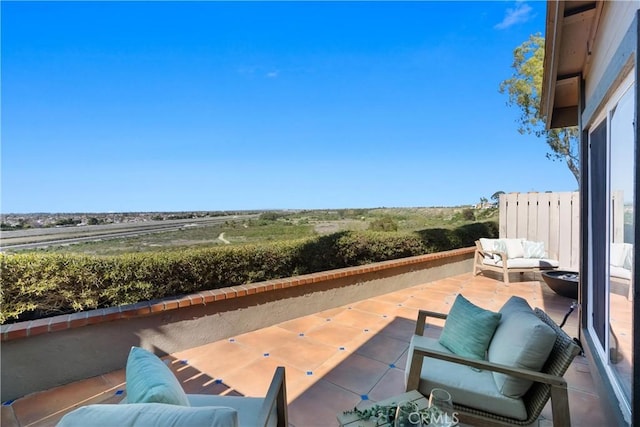 2175 Pacific Ave Unit E4, Costa Mesa, CA 92627 - view of patio with an outdoor hangout area