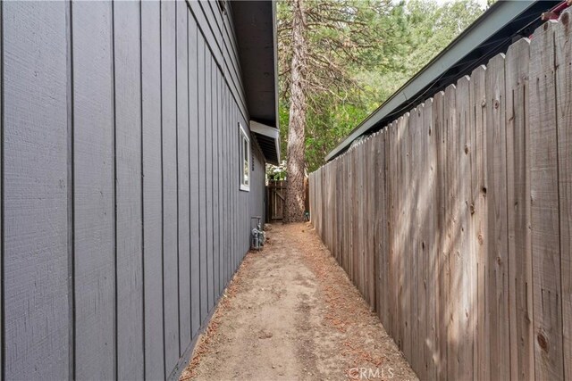 1381 Blackfoot Trl W, Lake Arrowhead, CA 92378 - photo 32