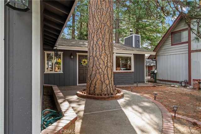 1381 Blackfoot Trl W, Lake Arrowhead, CA 92378 - photo 4