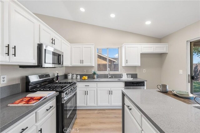 1472 Bedford Ave, Rosamond, CA 93560 - photo 10