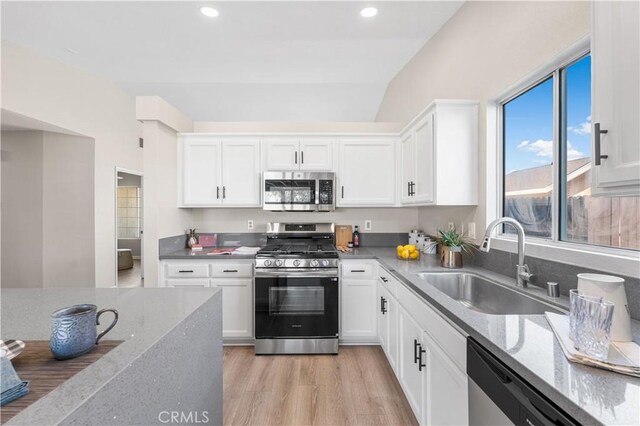 1472 Bedford Ave, Rosamond, CA 93560 - photo 16