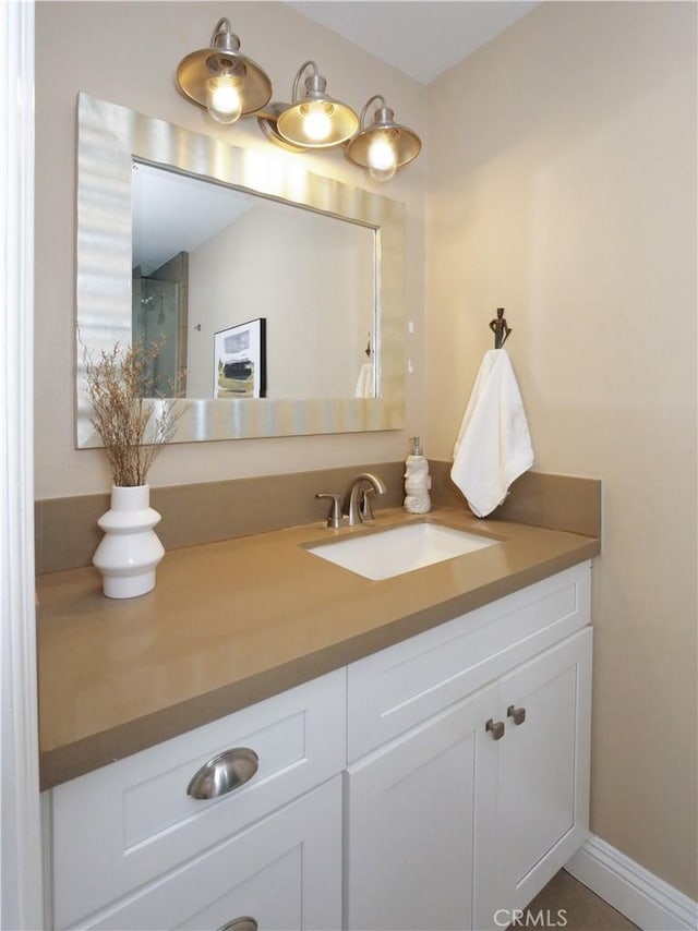4917 W 140th St, Hawthorne, CA 90250 - bathroom featuring vanity