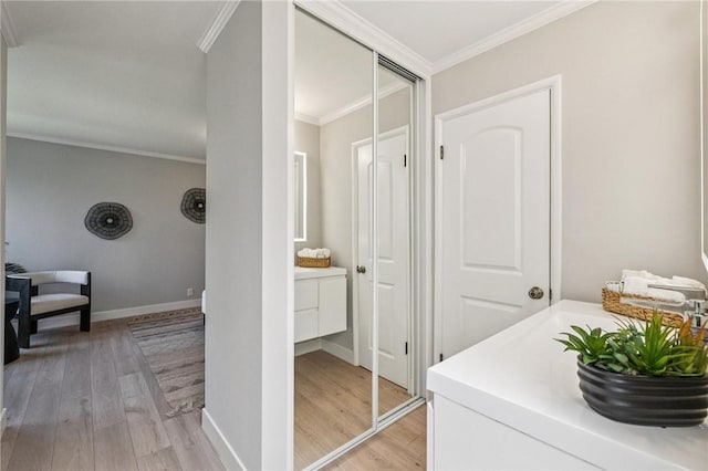 820 Robin Ln, Millbrae, CA 94030 - hall featuring light wood finished floors and crown molding