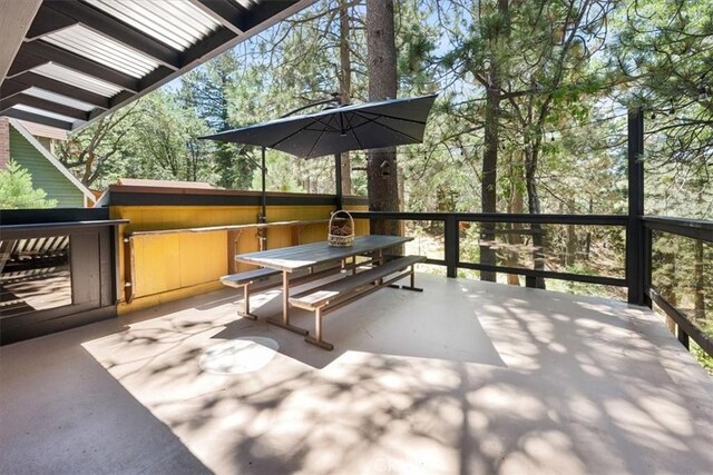 33019 Juniper Ln, Green Valley Lake, CA 92341 - deck featuring outdoor dining area
