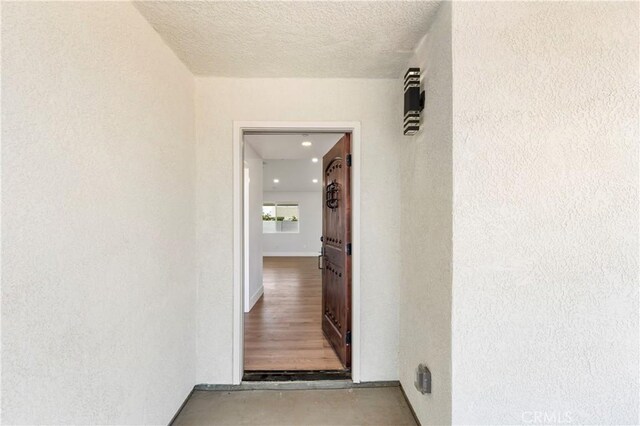 58424 Canterbury St, Yucca Valley, CA 92284 - entrance to property featuring stucco siding