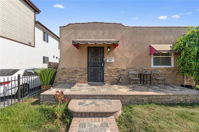 826 E 83rd St, Los Angeles, CA 90001 - photo 1