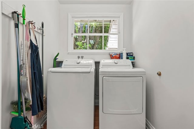 8601 Rudnick Ave, West Hills, CA 91304 - laundry room with independent washer and dryer