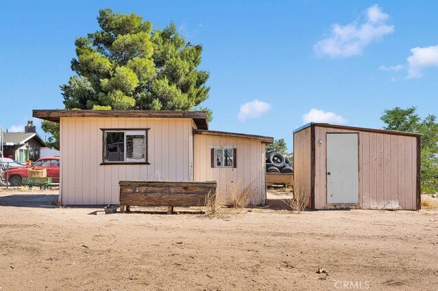 10723 Portland Ave, Hesperia, CA 92345 - view of shed