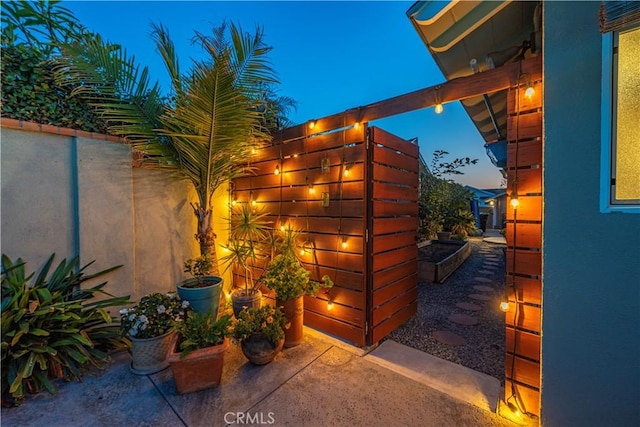 11832 Weatherby Rd, Los Alamitos, CA 90720 - view of patio / terrace