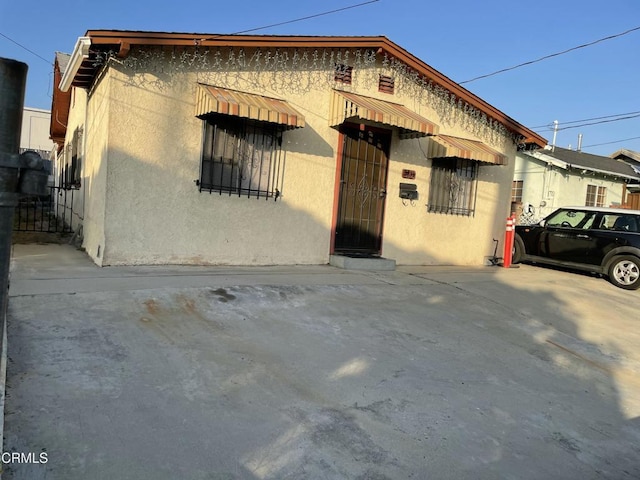 3833 Seneca Ave, Los Angeles, CA 90039 - view of front facade featuring stucco siding