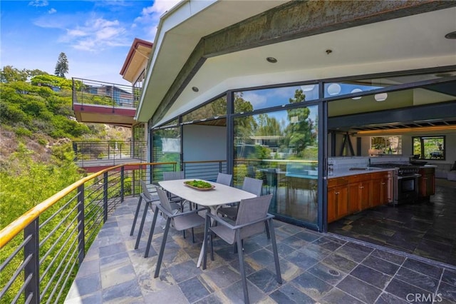 686 Diamond St, Laguna Beach, CA 92651 - patio / terrace with outdoor dining space and area for grilling