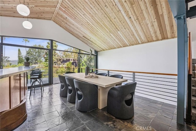 686 Diamond St, Laguna Beach, CA 92651 - sunroom / solarium with vaulted ceiling