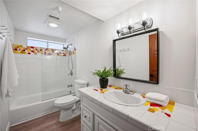 686 Diamond St, Laguna Beach, CA 92651 - full bath featuring vanity, wood finished floors, and shower / washtub combination