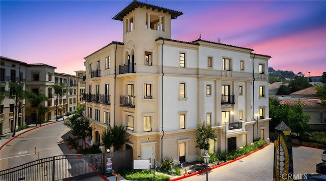 23500 Park Sorrento Unit H32, Calabasas, CA 91302 - view of property at dusk