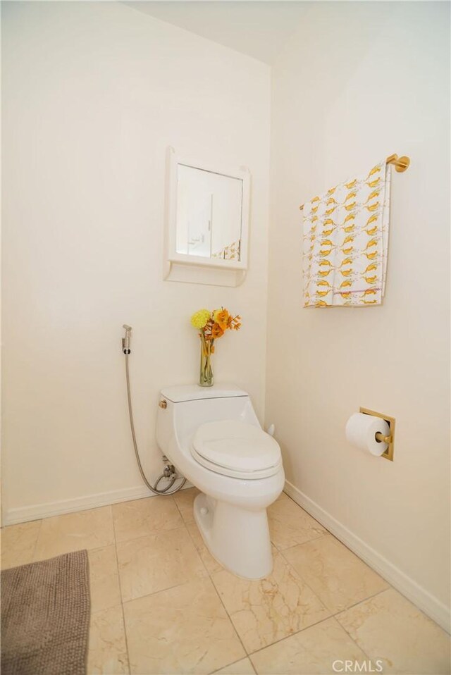 8710 Delgany Ave Unit 15, Playa Del Rey, CA 90293 - bathroom with toilet and baseboards