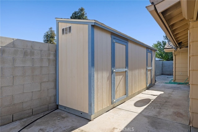 7009 Etter St, Bakersfield, CA 93308 - view of shed featuring a fenced backyard