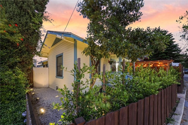 1146 N Loma Vista Dr, Long Beach, CA 90813 - view of property exterior at dusk