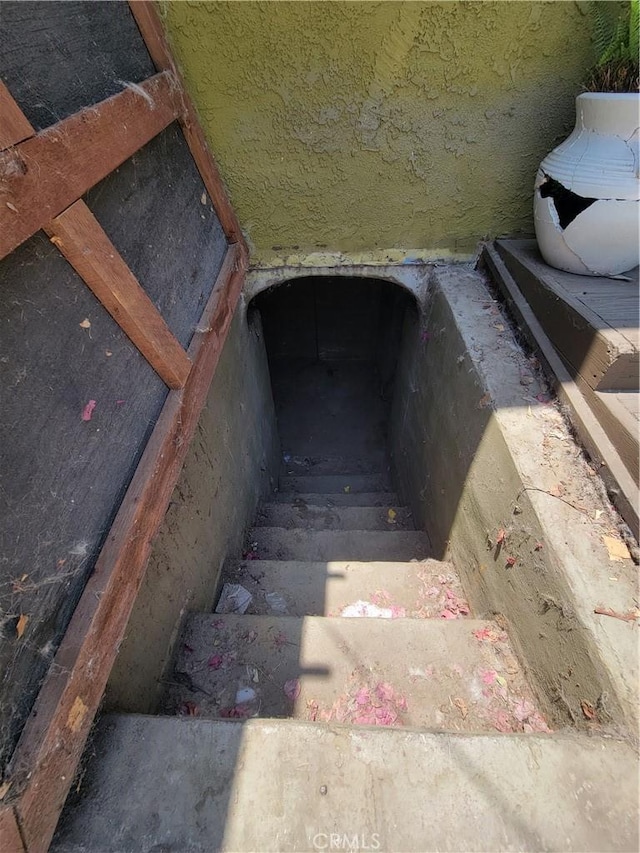 4434 Crocker St, Los Angeles, CA 90011 - view of stairway