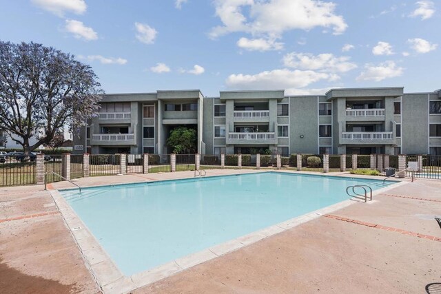 1040 E Washington Ave Unit 31, Escondido, CA 92025 - view of community pool