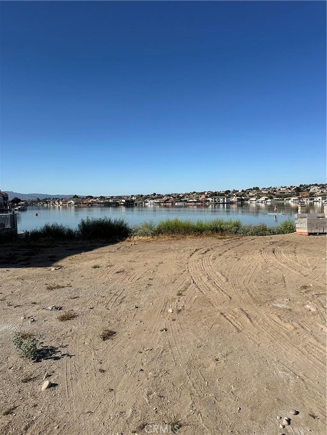 18055 Lakeview Dr, Victorville, CA 92395 - photo 7