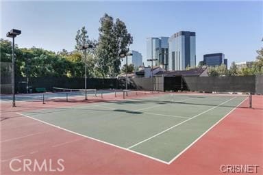 5800 Owensmouth Ave Unit 77, Woodland Hills, CA 91367 - view of tennis court with community basketball court