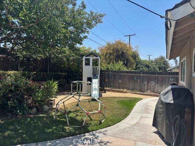 8596 Camelia Dr, Riverside, CA 92504 - fenced backyard with a patio