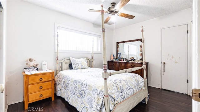 480 W D St, Colton, CA 92324 - bedroom with dark wood finished floors, a textured ceiling, and a ceiling fan