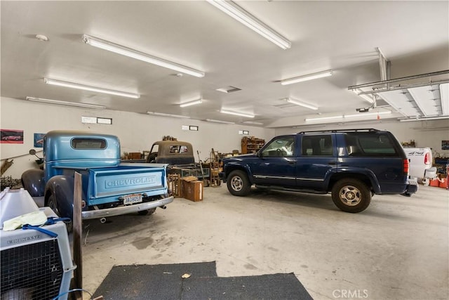 625 La Bonita Ct, Chico, CA 95973 - garage with a garage door opener