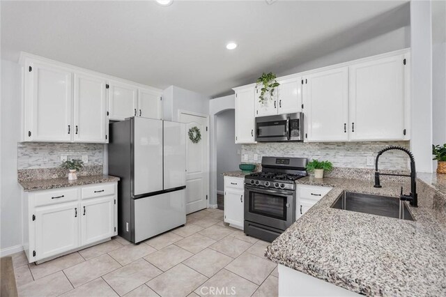 6709 Tameside Ave, Bakersfield, CA 93307 - photo 9