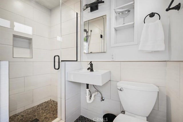 1620 Alrita St, San Luis Obispo, CA 93401 - bathroom featuring a shower stall and tile walls