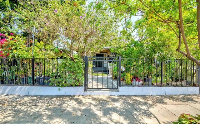 1941 W Jefferson Blvd, Los Angeles, CA 90018 - photo 1