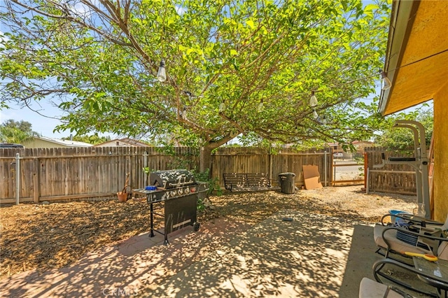 27636 Ethanac Rd, Menifee, CA 92585 - fenced backyard featuring a patio area