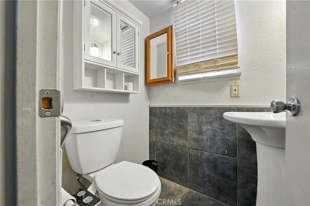 13905 Caspian Way, Moreno Valley, CA 92553 - bathroom featuring toilet