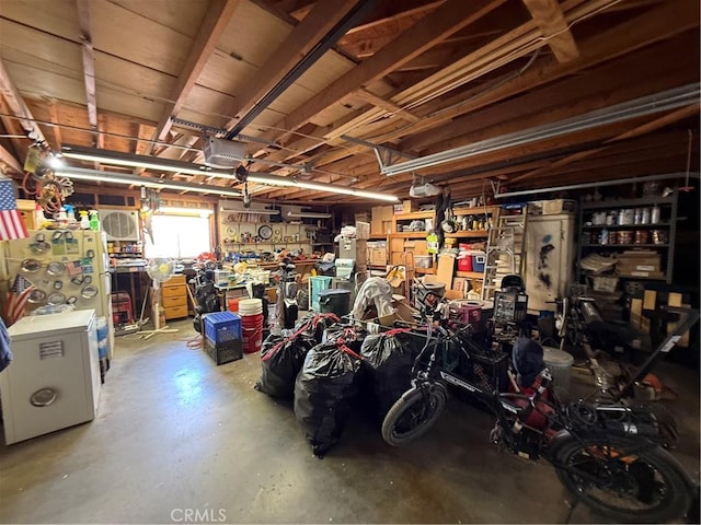 59663 Sunway Dr, Yucca Valley, CA 92284 - garage featuring a workshop area