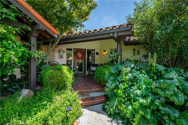 8300 San Diego Rd, Atascadero, CA 93422 - entrance to property featuring stucco siding and a tile roof