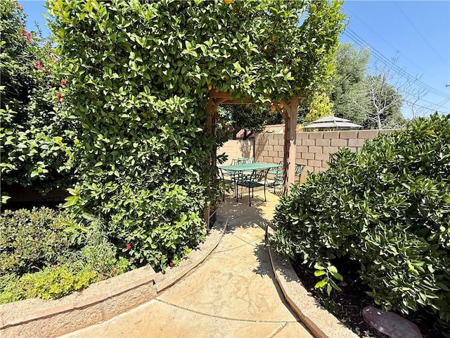 9150 Boxwood Ave, Fontana, CA 92335 - view of patio / terrace featuring outdoor dining space