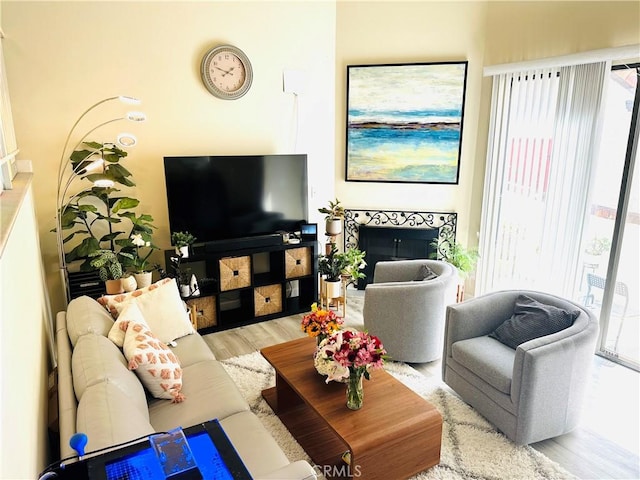 300 N Isabel St Unit 21, Glendale, CA 91206 - photo 3