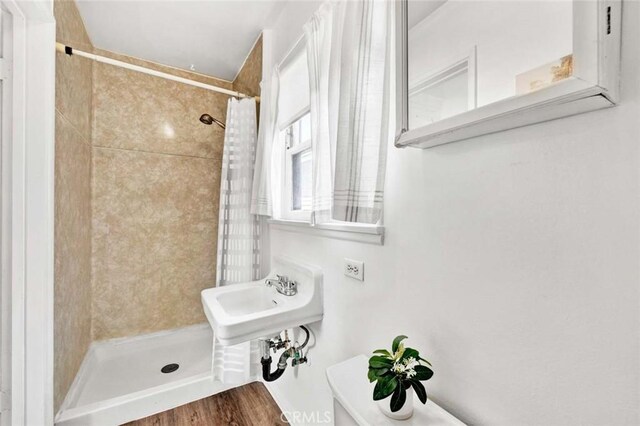 300 34th St, Newport Beach, CA 92663 - full bath featuring a shower stall and toilet