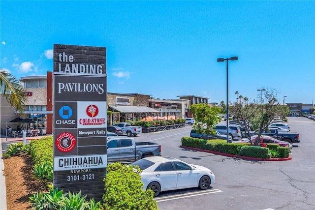 300 34th St, Newport Beach, CA 92663 - exterior view of parking