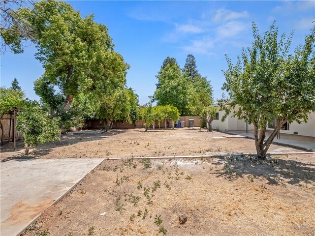 3236 W Browning Ave, Fresno, CA 93711 - view of yard featuring a patio area