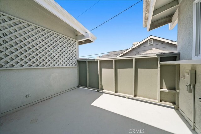 503 Saint Andrews Rd Unit E, Newport Beach, CA 92663 - view of patio / terrace