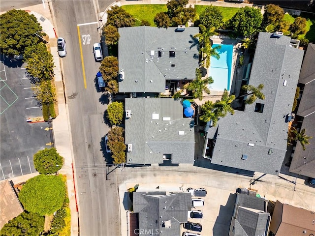 503 Saint Andrews Rd Unit E, Newport Beach, CA 92663 - aerial view of a pool area