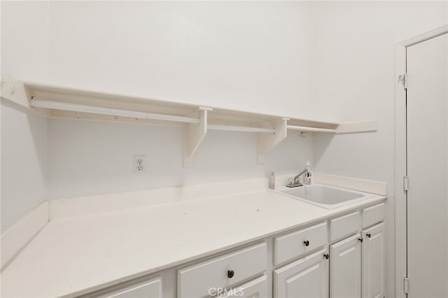 40065 Temple Ct, Murrieta, CA 92563 - laundry room with a sink