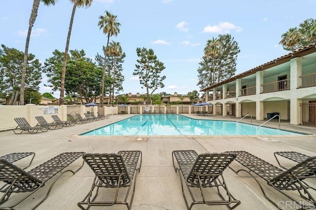 6009 Rancho Mission Rd Unit 102, San Diego, CA 92108 - community pool with a patio area