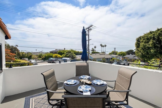 608 Forward St, La Jolla, CA 92037 - balcony featuring outdoor dining area
