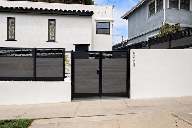 608 Forward St, La Jolla, CA 92037 - gate featuring a fenced front yard