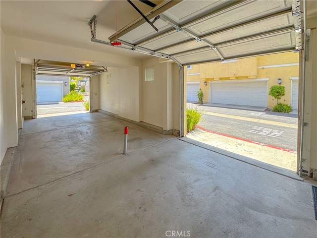 1652 Hickory Nut Pl, Chula Vista, CA 91915 - garage with a garage door opener