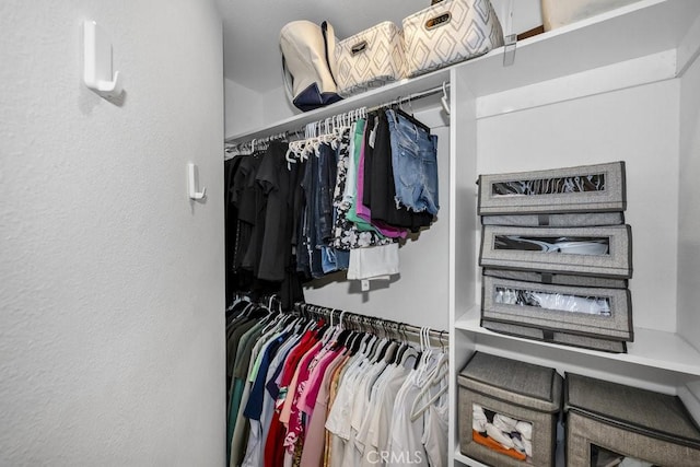 24523 Via Esquina, Calabasas, CA 91302 - view of spacious closet